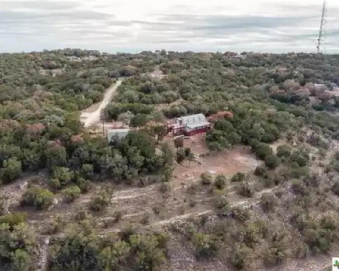 Entire 2Br 2Ba Hilltop View Home Sleeps 8 Pets 4 Acres Jacuzzi Central Ac Kingbeds Free Wifi-Parking Kitchen Washerdryer Starry Terrace Two Sunset Dining Patios Grill Stovetop Oven Fridge Onsitewoodedhiking Wildlife Coveredpatio4Pets & Birds Singing! Marble Falls Eksteriør billede