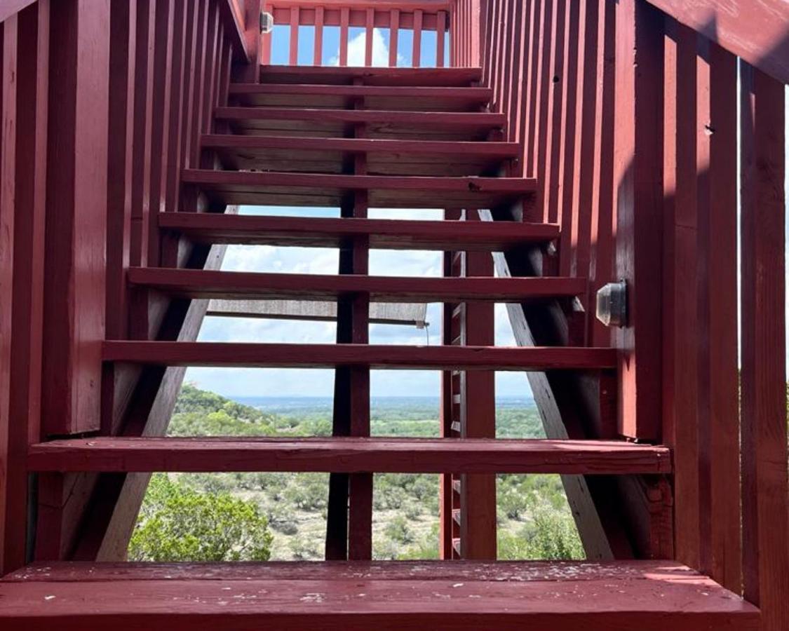 Entire 2Br 2Ba Hilltop View Home Sleeps 8 Pets 4 Acres Jacuzzi Central Ac Kingbeds Free Wifi-Parking Kitchen Washerdryer Starry Terrace Two Sunset Dining Patios Grill Stovetop Oven Fridge Onsitewoodedhiking Wildlife Coveredpatio4Pets & Birds Singing! Marble Falls Eksteriør billede