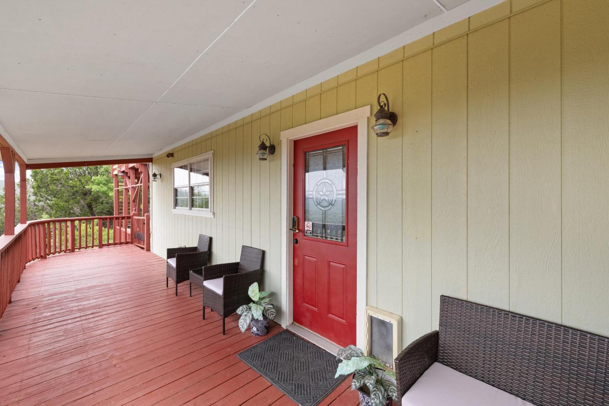 Entire 2Br 2Ba Hilltop View Home Sleeps 8 Pets 4 Acres Jacuzzi Central Ac Kingbeds Free Wifi-Parking Kitchen Washerdryer Starry Terrace Two Sunset Dining Patios Grill Stovetop Oven Fridge Onsitewoodedhiking Wildlife Coveredpatio4Pets & Birds Singing! Marble Falls Eksteriør billede