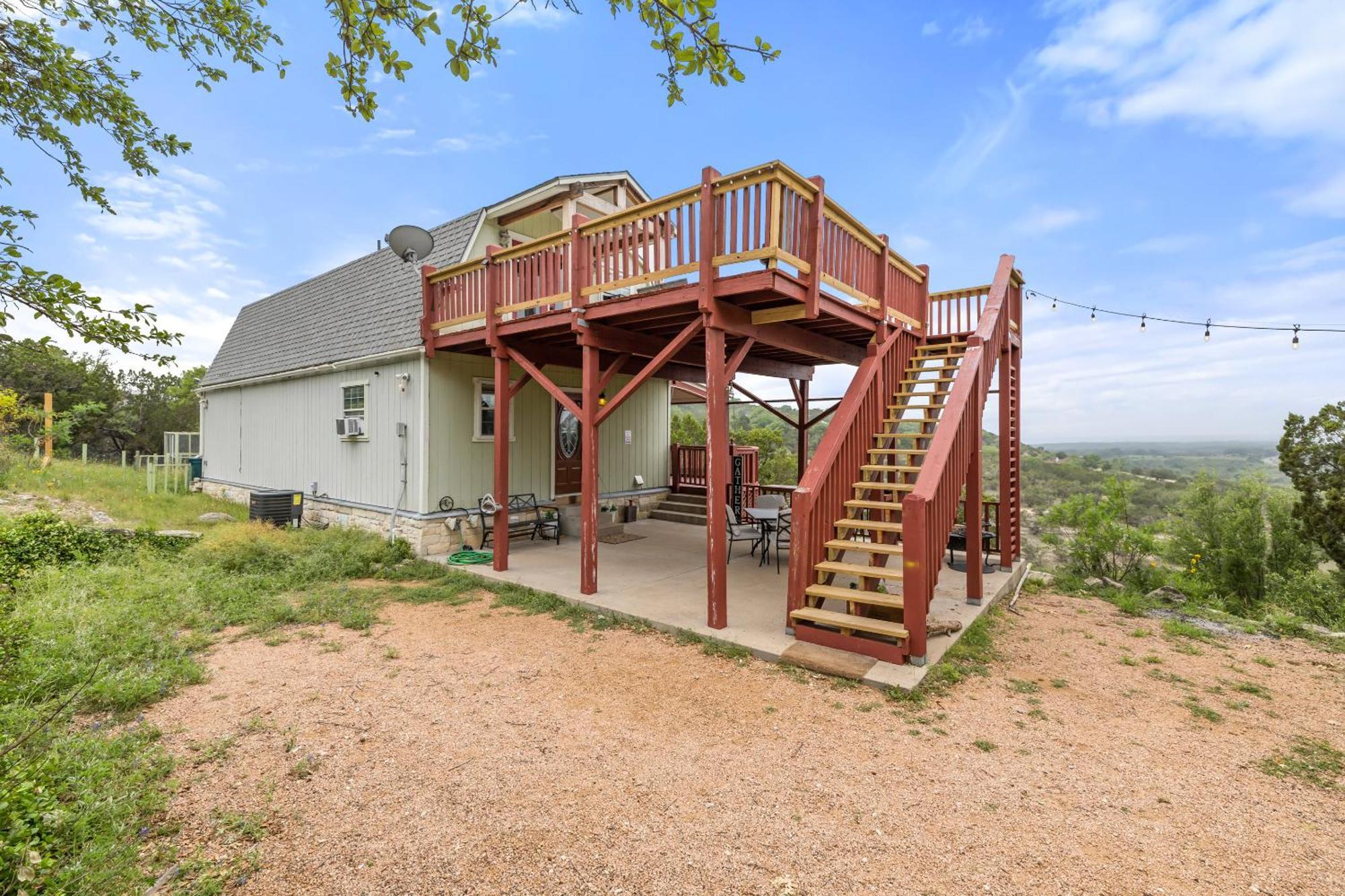 Entire 2Br 2Ba Hilltop View Home Sleeps 8 Pets 4 Acres Jacuzzi Central Ac Kingbeds Free Wifi-Parking Kitchen Washerdryer Starry Terrace Two Sunset Dining Patios Grill Stovetop Oven Fridge Onsitewoodedhiking Wildlife Coveredpatio4Pets & Birds Singing! Marble Falls Eksteriør billede
