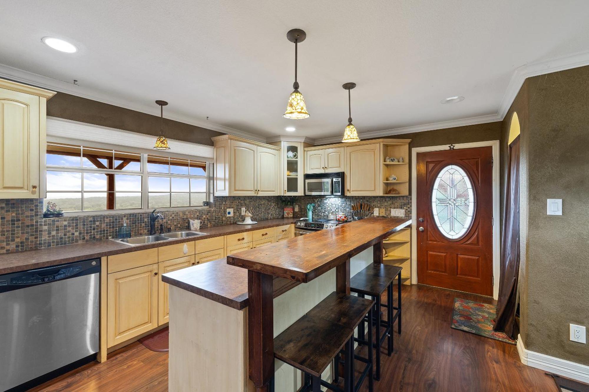 Entire 2Br 2Ba Hilltop View Home Sleeps 8 Pets 4 Acres Jacuzzi Central Ac Kingbeds Free Wifi-Parking Kitchen Washerdryer Starry Terrace Two Sunset Dining Patios Grill Stovetop Oven Fridge Onsitewoodedhiking Wildlife Coveredpatio4Pets & Birds Singing! Marble Falls Eksteriør billede