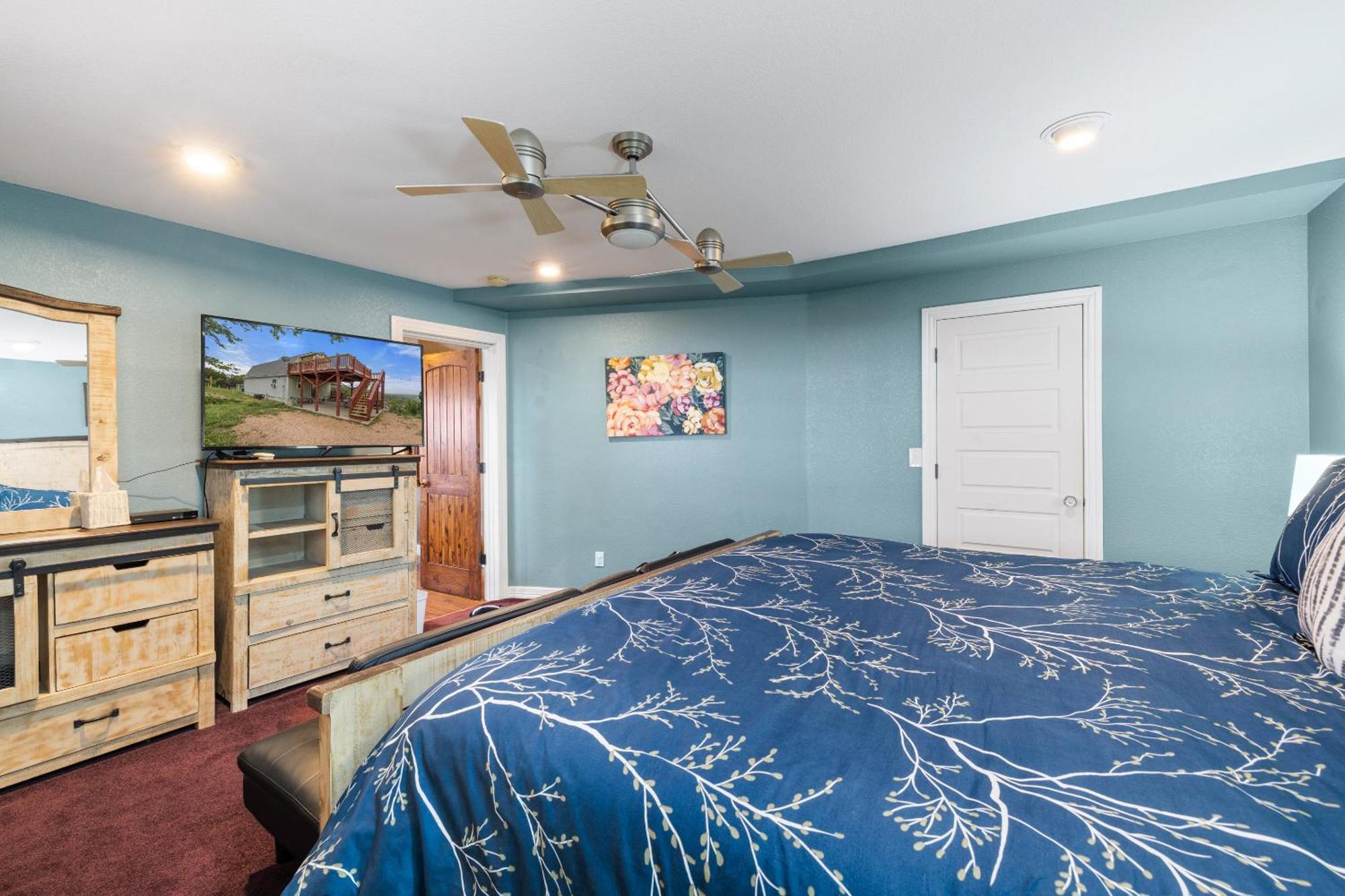 Entire 2Br 2Ba Hilltop View Home Sleeps 8 Pets 4 Acres Jacuzzi Central Ac Kingbeds Free Wifi-Parking Kitchen Washerdryer Starry Terrace Two Sunset Dining Patios Grill Stovetop Oven Fridge Onsitewoodedhiking Wildlife Coveredpatio4Pets & Birds Singing! Marble Falls Eksteriør billede