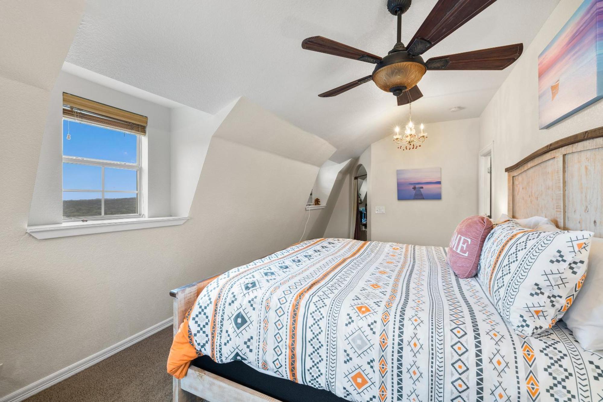 Entire 2Br 2Ba Hilltop View Home Sleeps 8 Pets 4 Acres Jacuzzi Central Ac Kingbeds Free Wifi-Parking Kitchen Washerdryer Starry Terrace Two Sunset Dining Patios Grill Stovetop Oven Fridge Onsitewoodedhiking Wildlife Coveredpatio4Pets & Birds Singing! Marble Falls Eksteriør billede