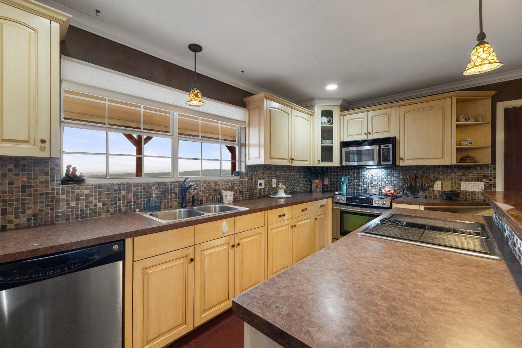 Entire 2Br 2Ba Hilltop View Home Sleeps 8 Pets 4 Acres Jacuzzi Central Ac Kingbeds Free Wifi-Parking Kitchen Washerdryer Starry Terrace Two Sunset Dining Patios Grill Stovetop Oven Fridge Onsitewoodedhiking Wildlife Coveredpatio4Pets & Birds Singing! Marble Falls Eksteriør billede