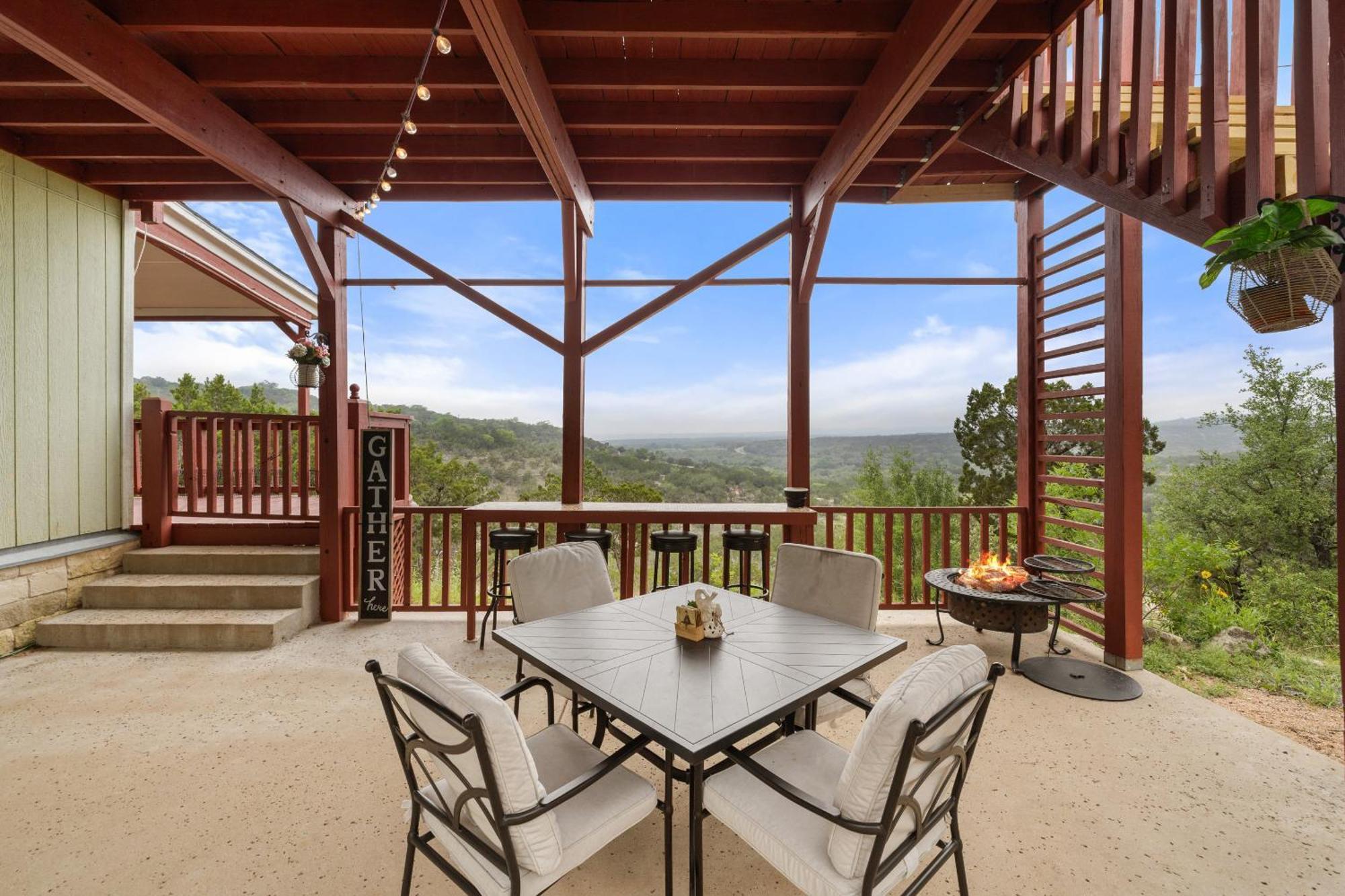 Entire 2Br 2Ba Hilltop View Home Sleeps 8 Pets 4 Acres Jacuzzi Central Ac Kingbeds Free Wifi-Parking Kitchen Washerdryer Starry Terrace Two Sunset Dining Patios Grill Stovetop Oven Fridge Onsitewoodedhiking Wildlife Coveredpatio4Pets & Birds Singing! Marble Falls Eksteriør billede