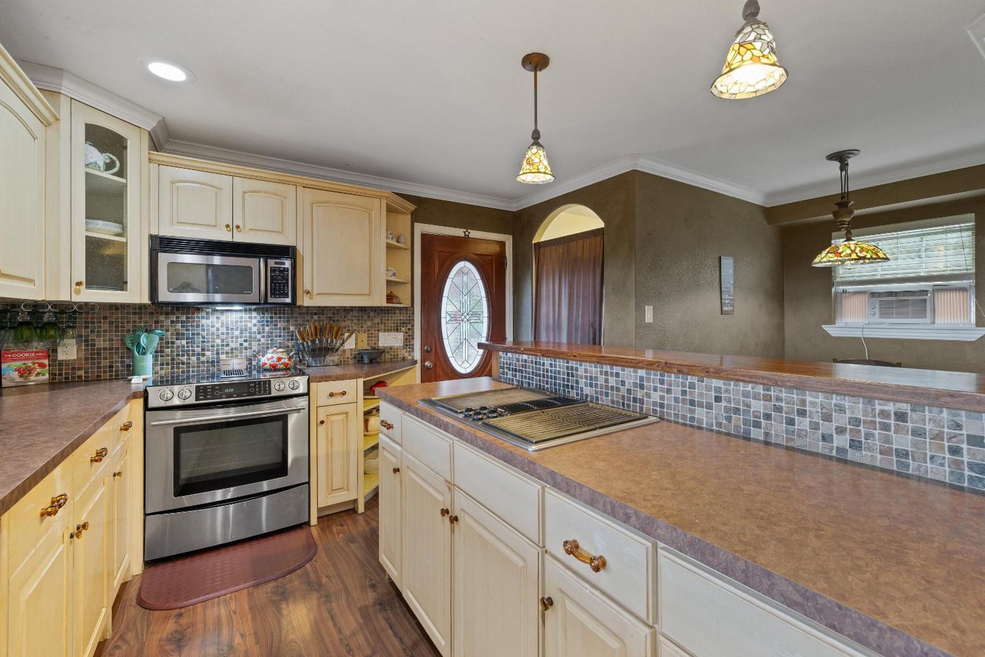 Entire 2Br 2Ba Hilltop View Home Sleeps 8 Pets 4 Acres Jacuzzi Central Ac Kingbeds Free Wifi-Parking Kitchen Washerdryer Starry Terrace Two Sunset Dining Patios Grill Stovetop Oven Fridge Onsitewoodedhiking Wildlife Coveredpatio4Pets & Birds Singing! Marble Falls Eksteriør billede